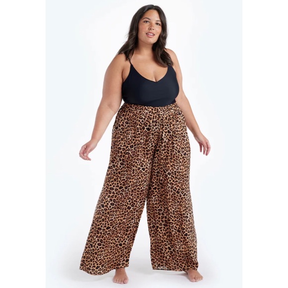 torrid Pants - Torrid Leopard Print Crepe High Rise Wide Leg Pant